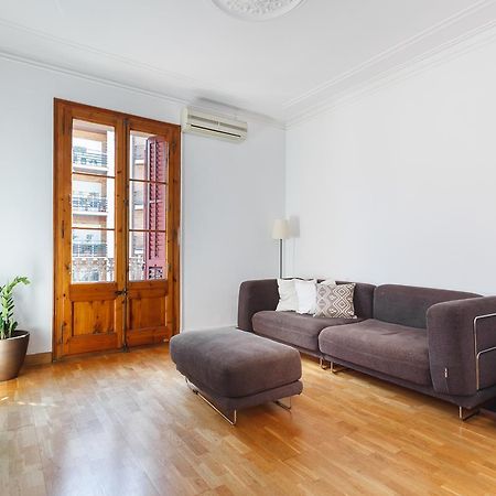 Flateli Aribau Apartment Barcelona Bagian luar foto