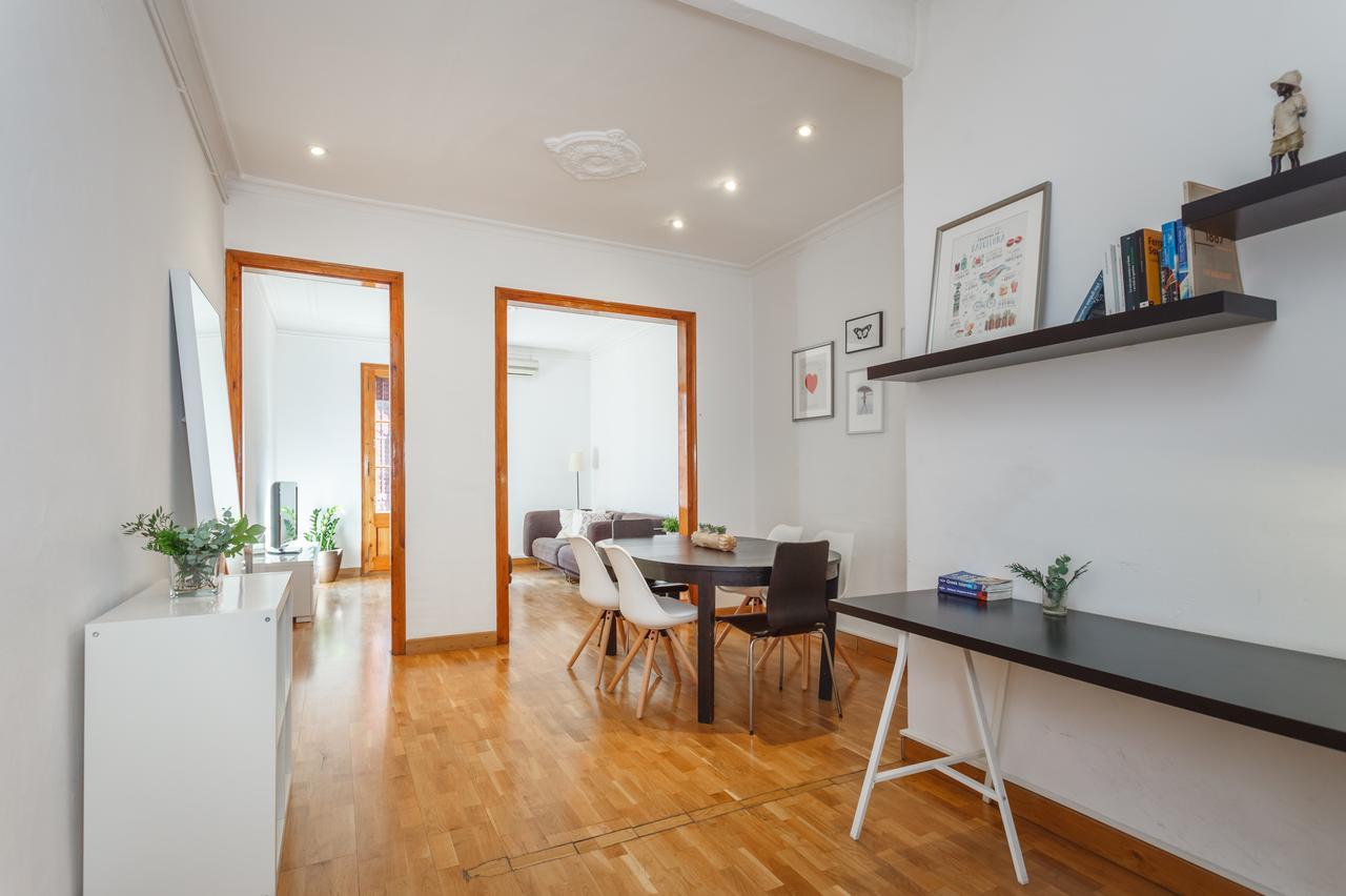 Flateli Aribau Apartment Barcelona Bagian luar foto