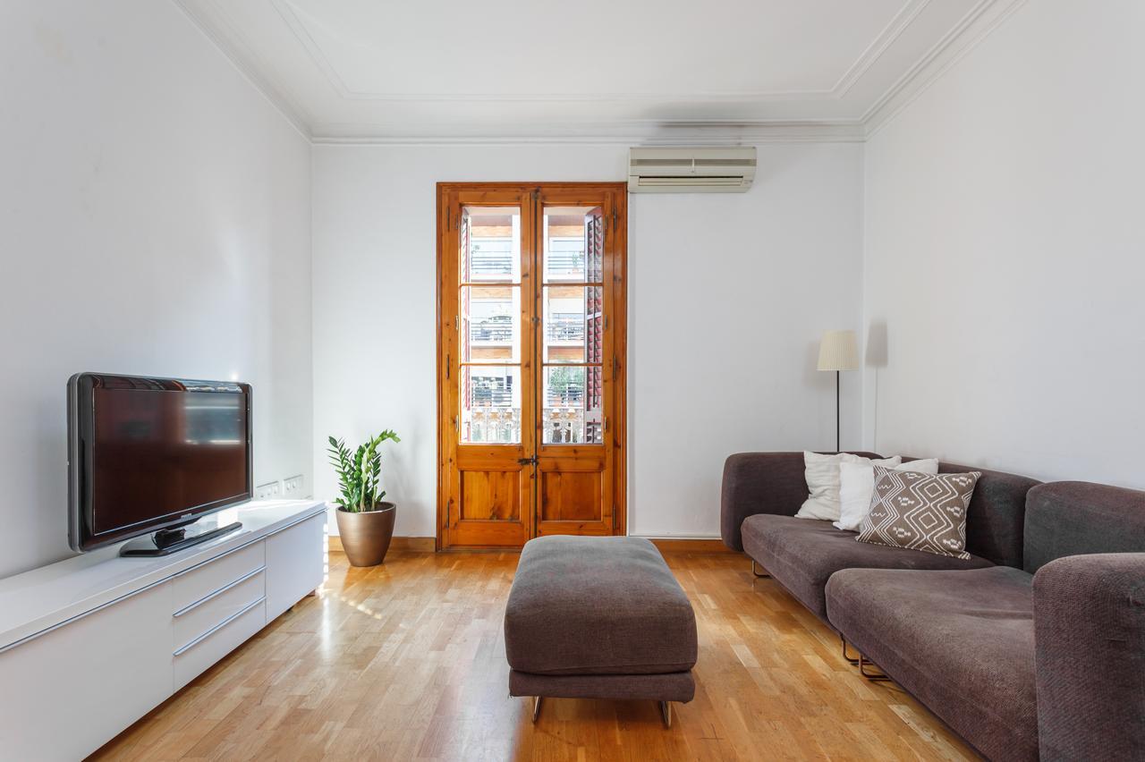 Flateli Aribau Apartment Barcelona Bagian luar foto