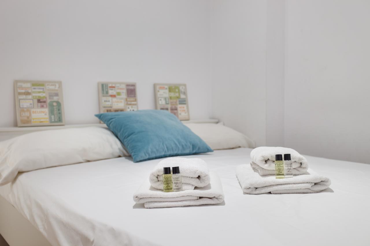 Flateli Aribau Apartment Barcelona Bagian luar foto
