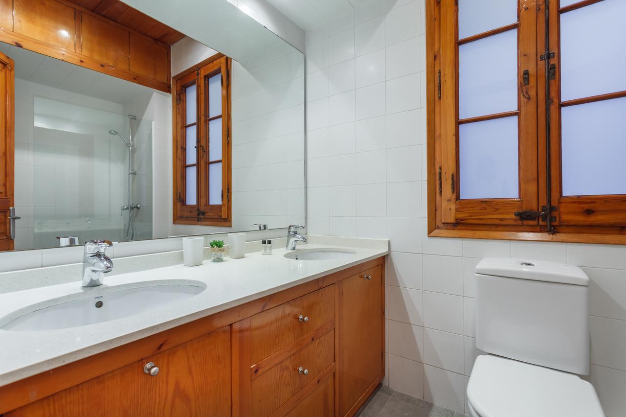 Flateli Aribau Apartment Barcelona Bagian luar foto