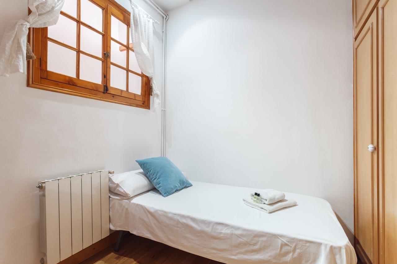 Flateli Aribau Apartment Barcelona Bagian luar foto