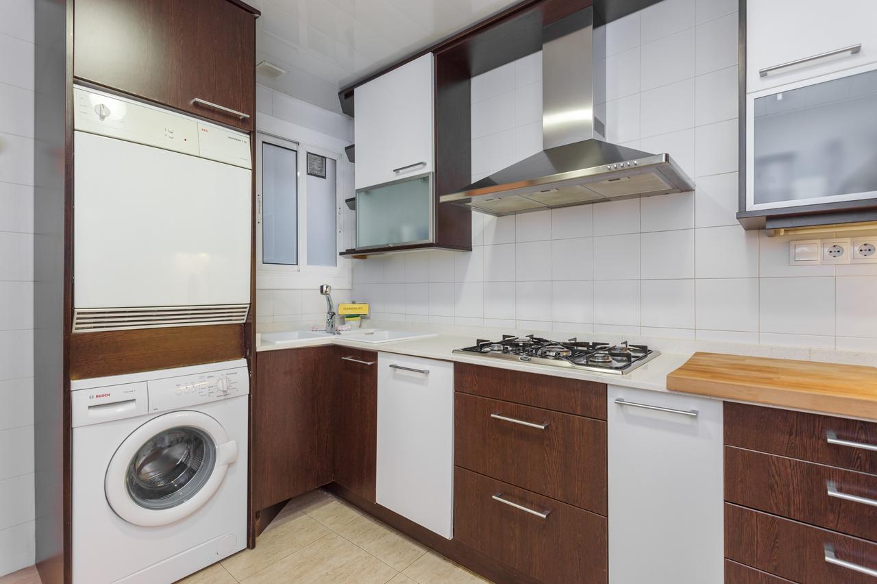 Flateli Aribau Apartment Barcelona Bagian luar foto