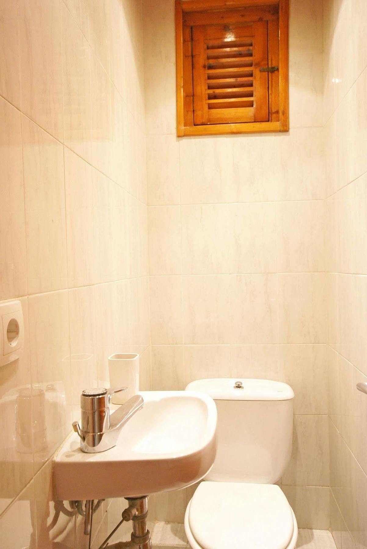 Flateli Aribau Apartment Barcelona Bagian luar foto