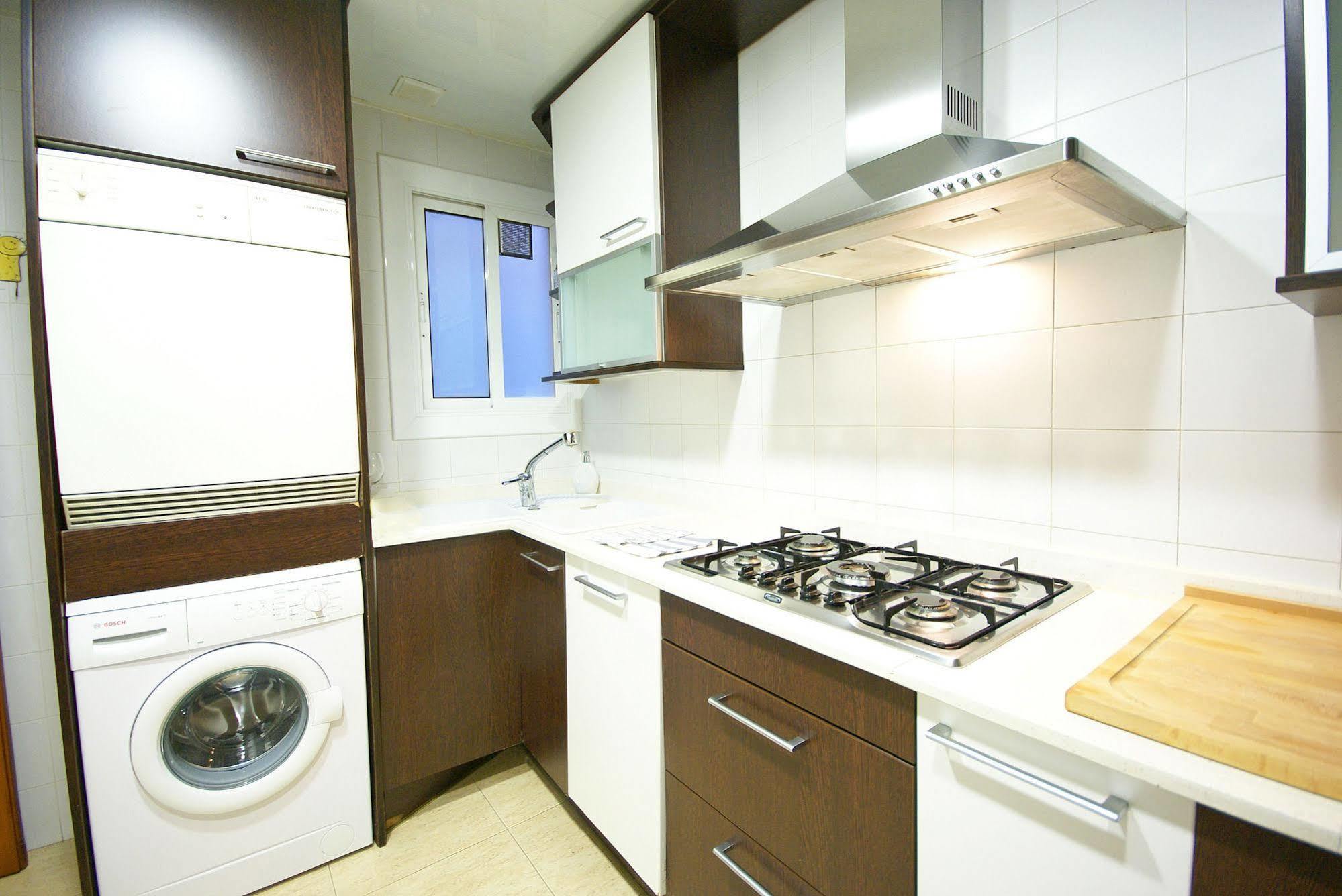Flateli Aribau Apartment Barcelona Bagian luar foto